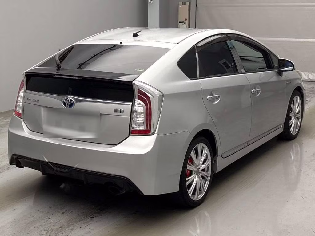 TOYOTA PRIUS
