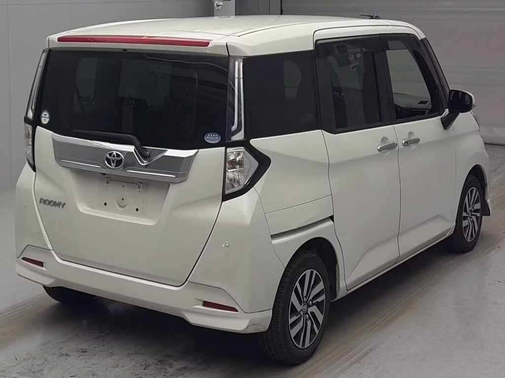 TOYOTA ROOMY