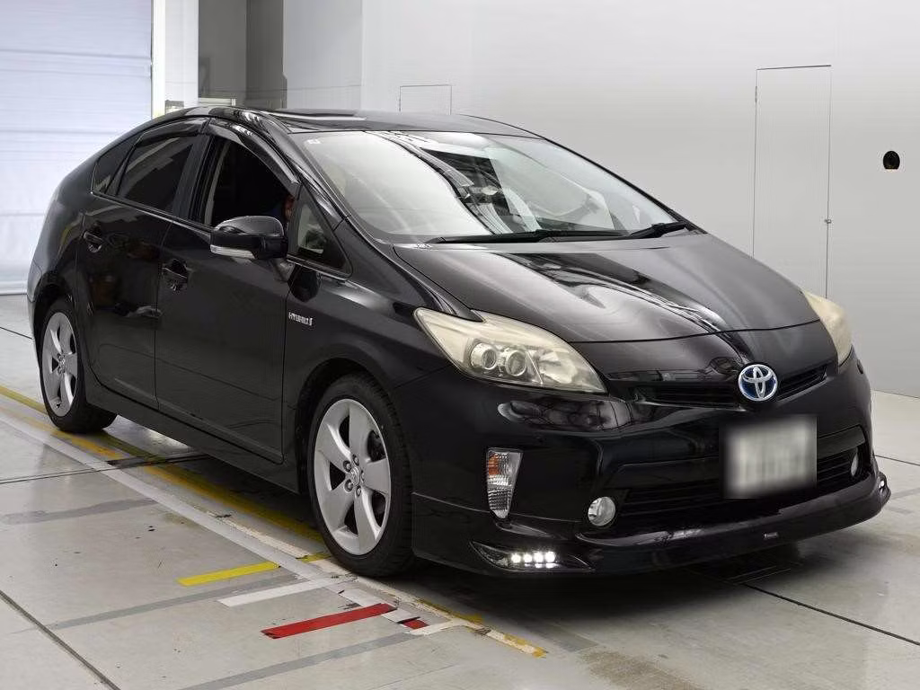 TOYOTA PRIUS