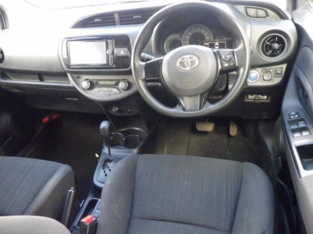 TOYOTA VITZ