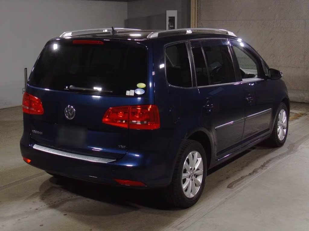 VOLKSWAGEN TOURAN
