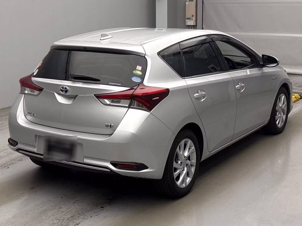 TOYOTA AURIS