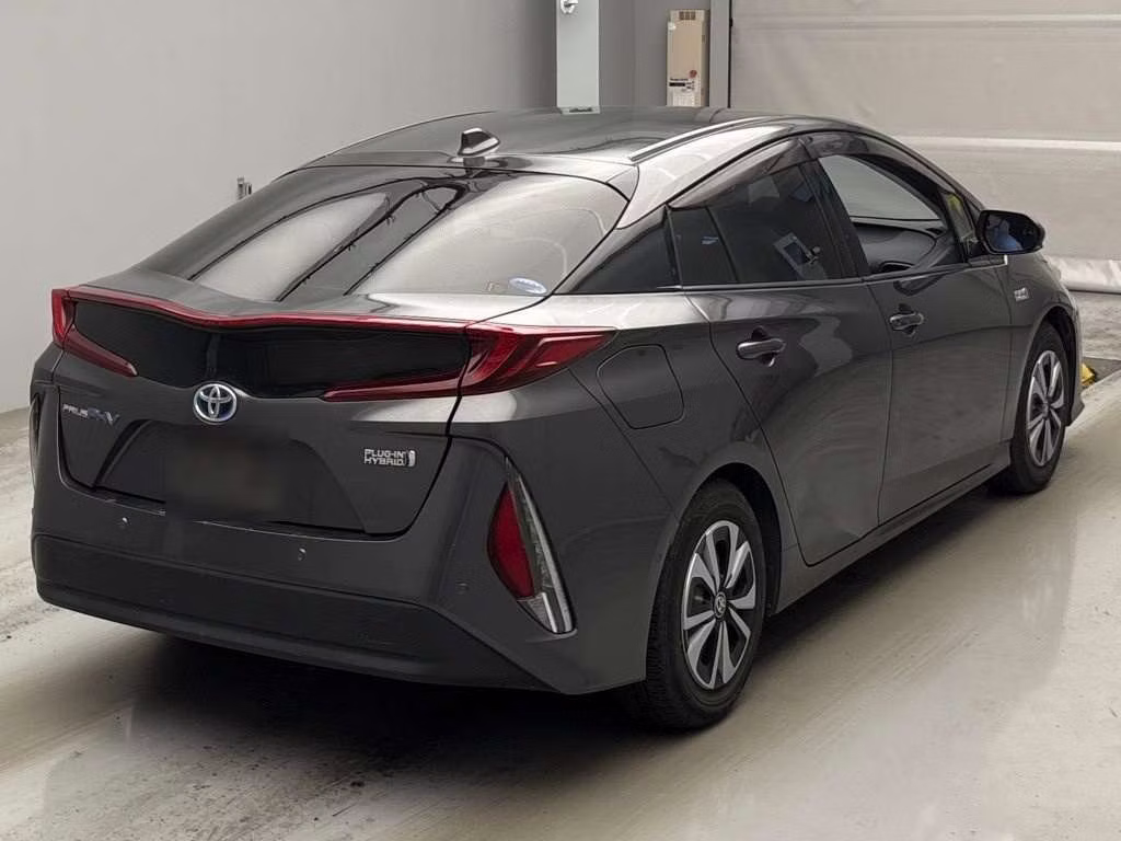 TOYOTA PRIUS PHV