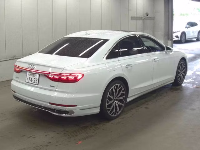 AUDI A8
