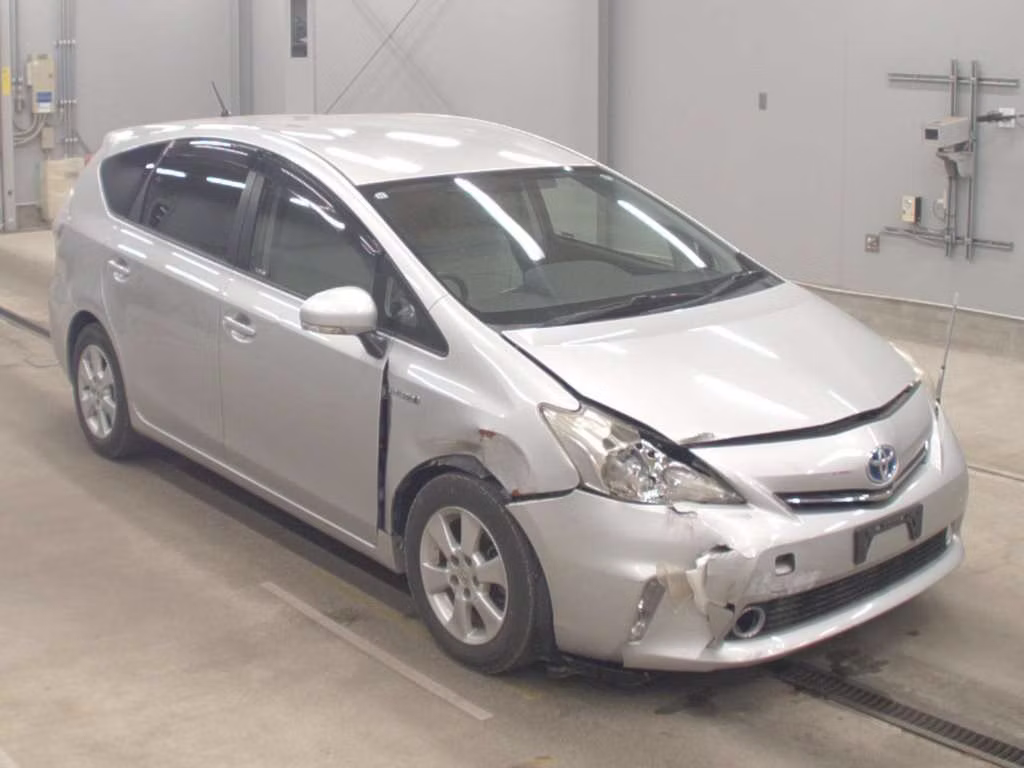 TOYOTA PRIUS ALPHA
