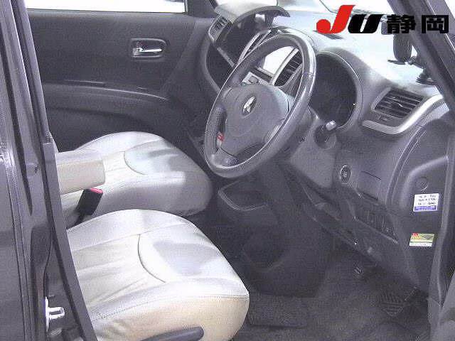 MITSUBISHI DELICA D:2