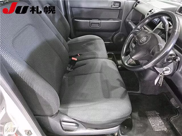 TOYOTA BB