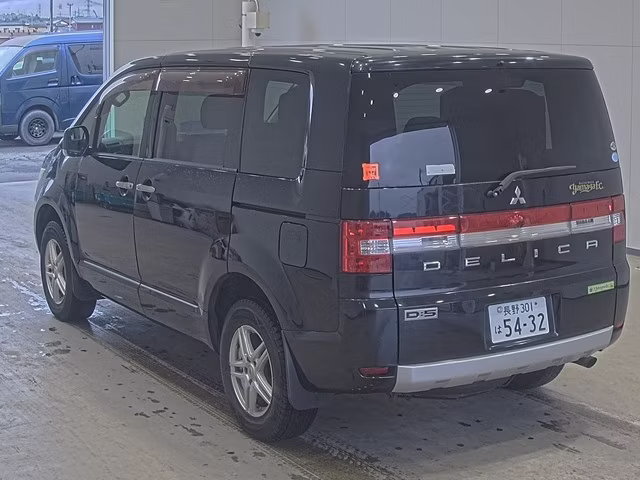 MITSUBISHI DELICA D:5