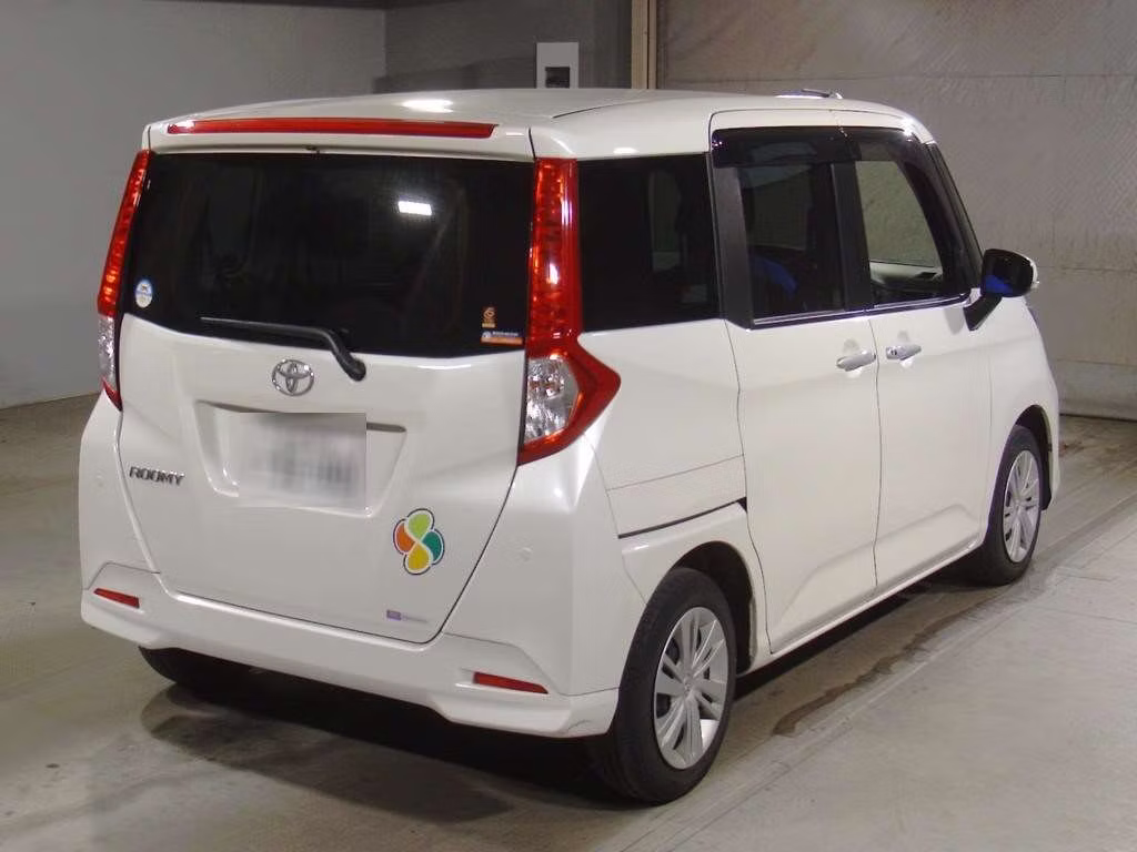 TOYOTA ROOMY