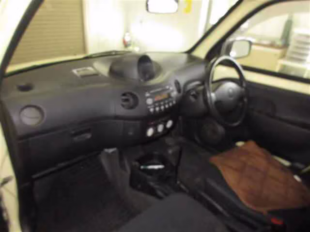 DAIHATSU ESSE