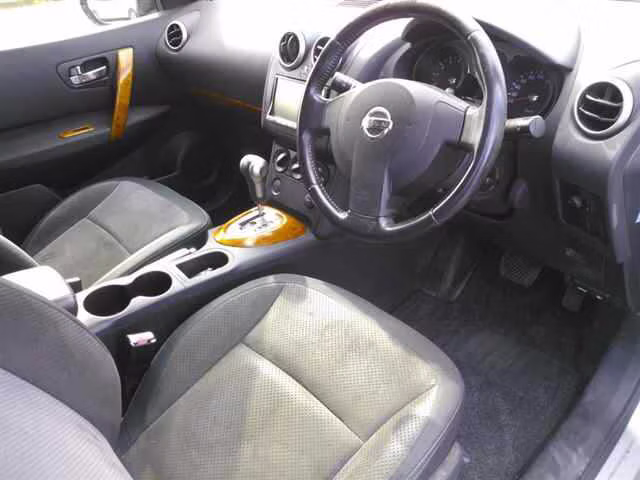 NISSAN DUALIS