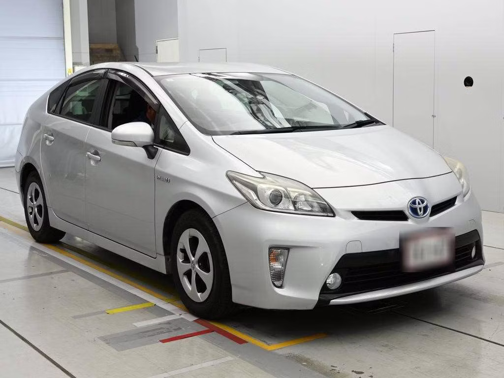 TOYOTA PRIUS