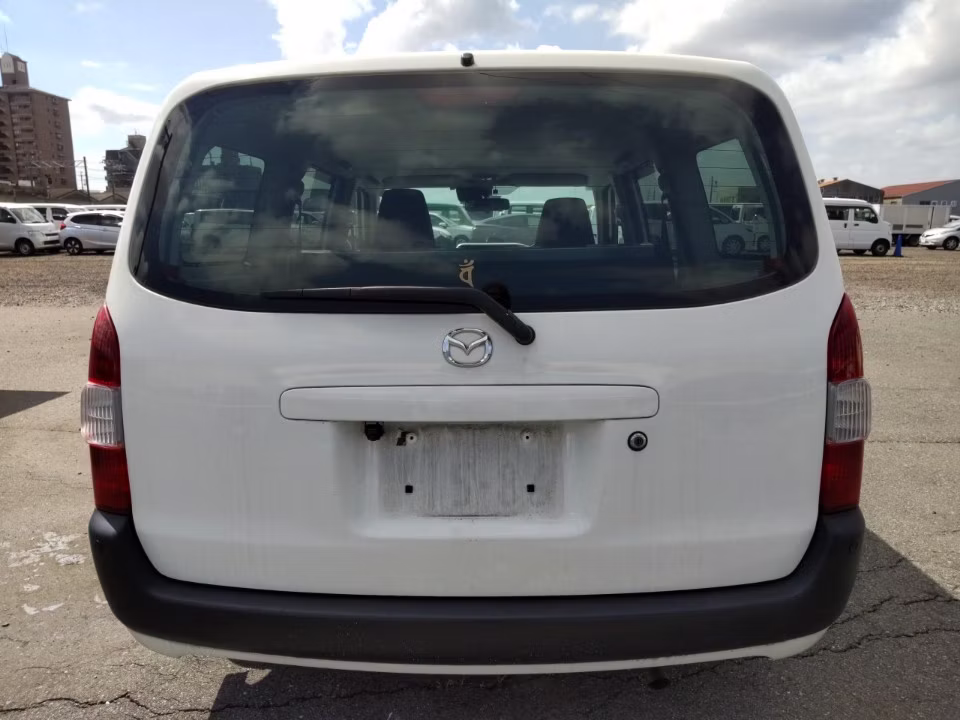 MAZDA FAMILIA