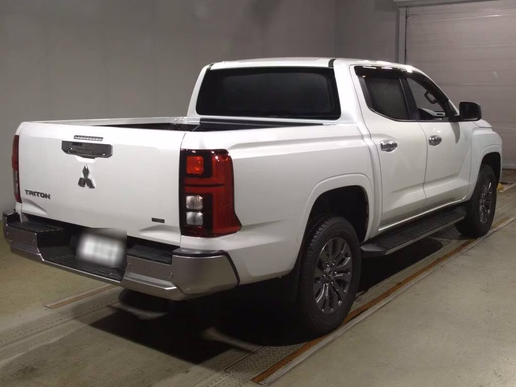 MITSUBISHI TRITON