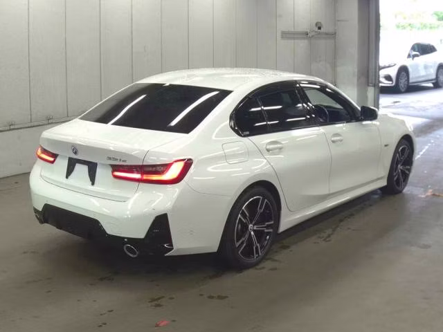BMW 3-SERIES