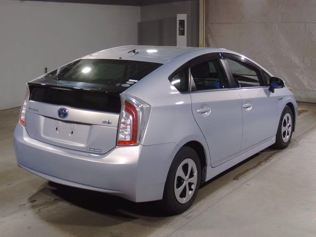 TOYOTA PRIUS