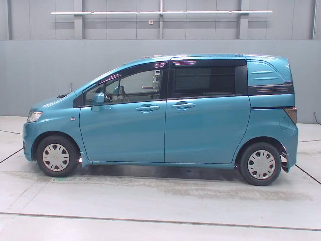 HONDA FREED SPIKE
