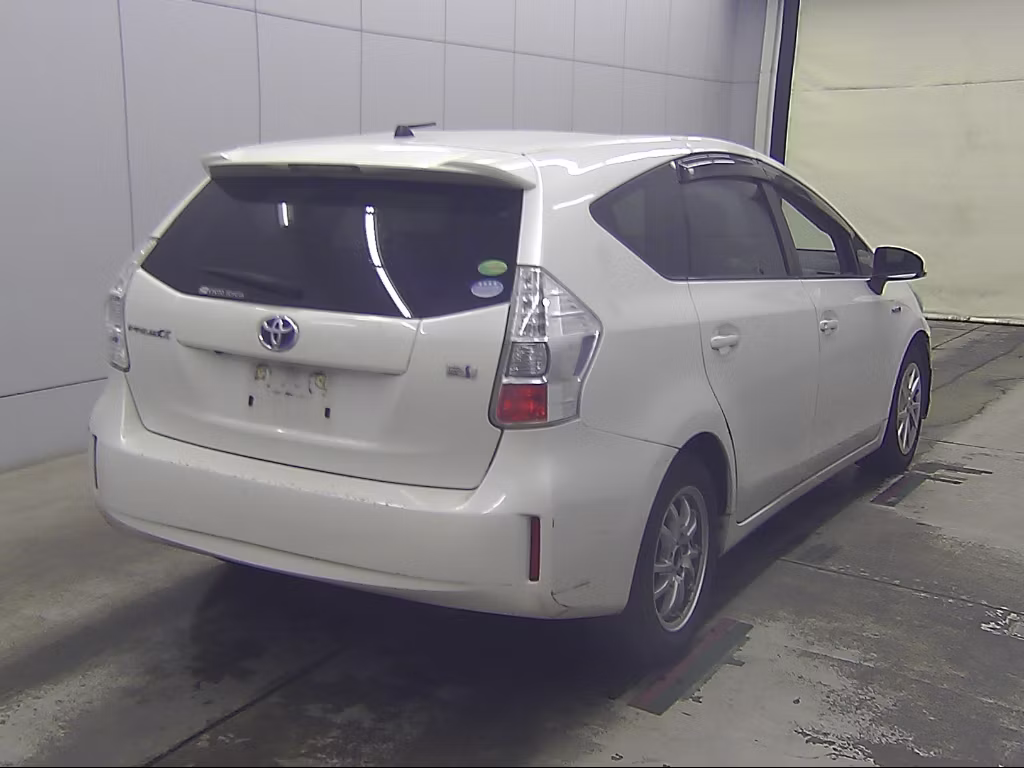 TOYOTA PRIUS ALPHA