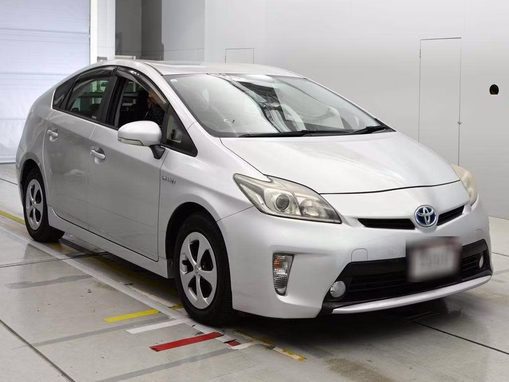 TOYOTA PRIUS