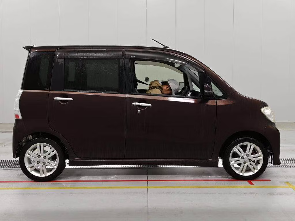 DAIHATSU TANTO EXE