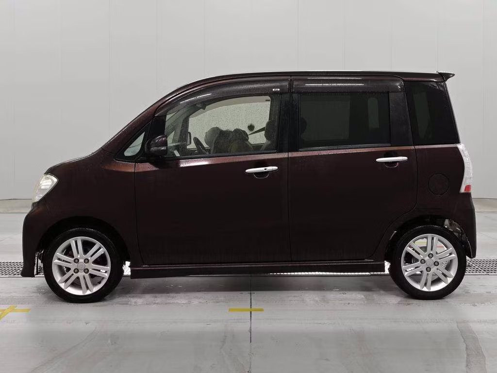 DAIHATSU TANTO EXE