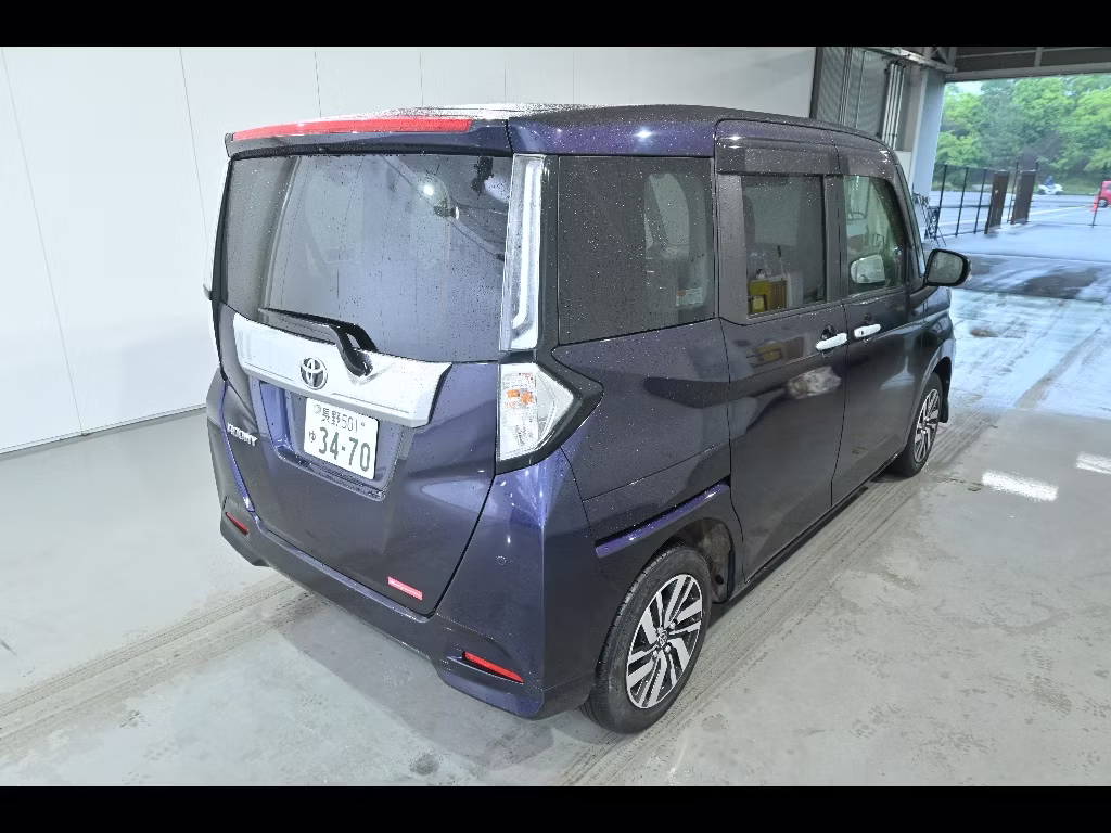 TOYOTA ROOMY