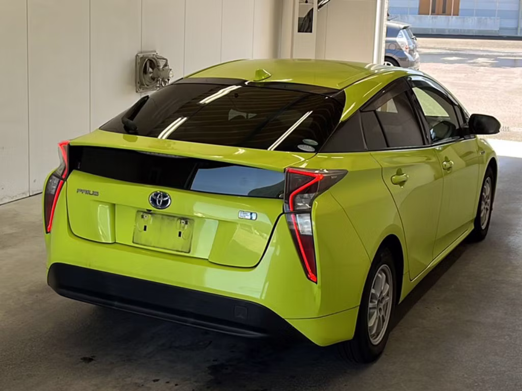 TOYOTA PRIUS