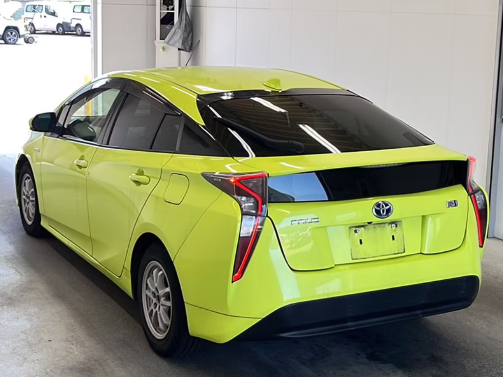 TOYOTA PRIUS
