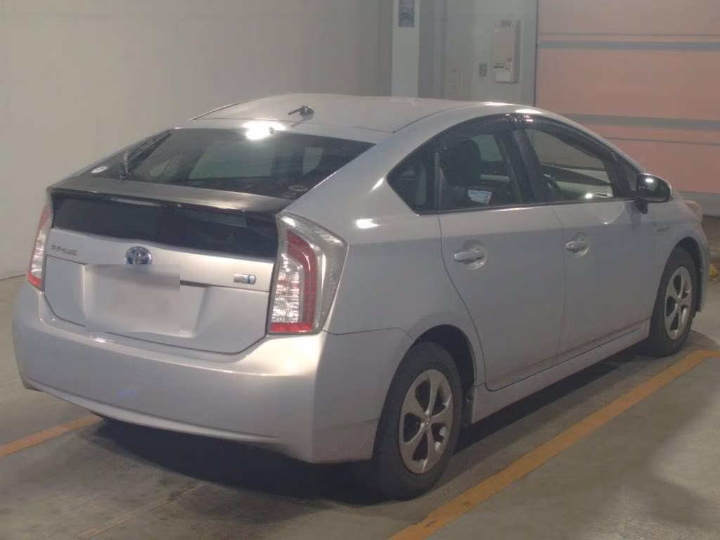 TOYOTA PRIUS
