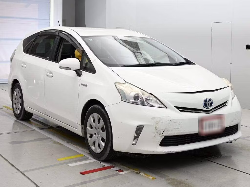 TOYOTA PRIUS ALPHA