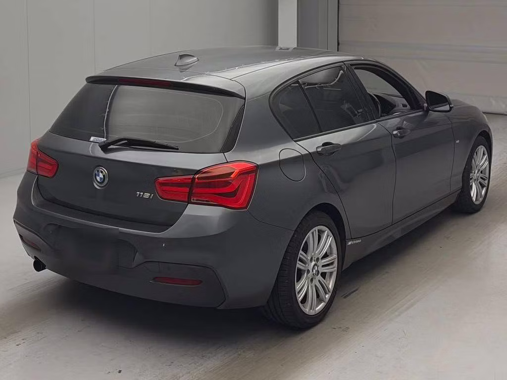 BMW 1-SERIES