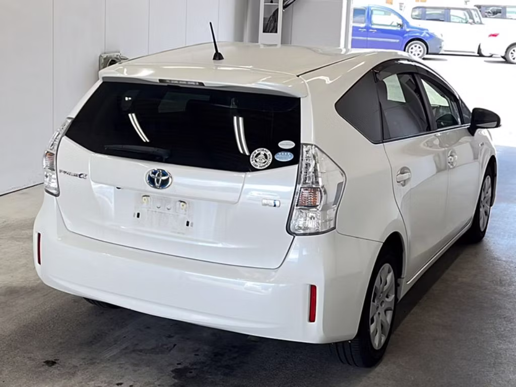 TOYOTA PRIUS ALPHA