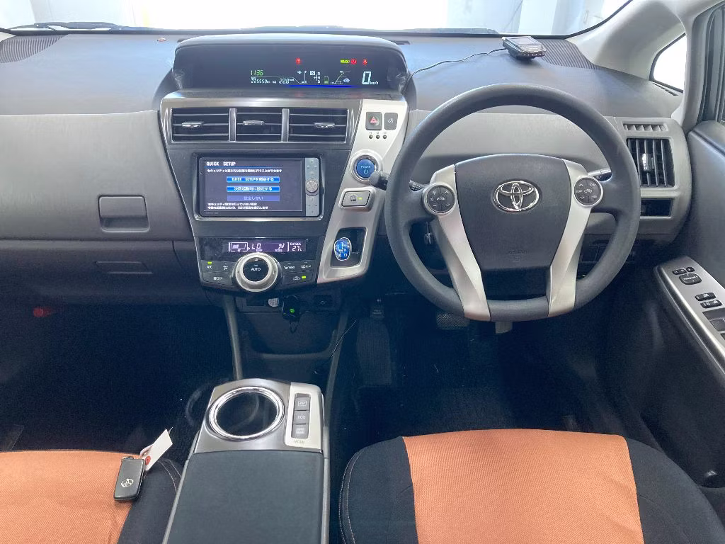 TOYOTA PRIUS ALPHA