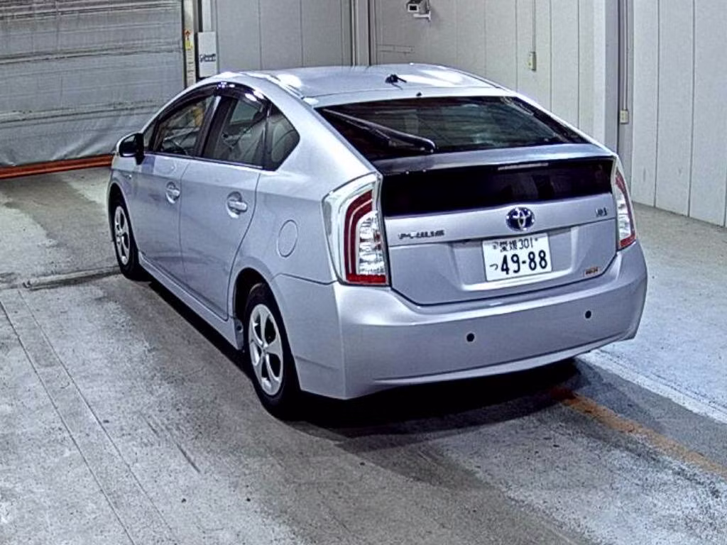 TOYOTA PRIUS