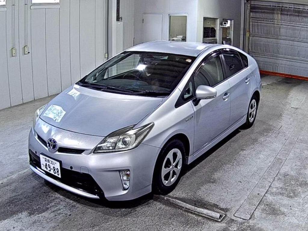 TOYOTA PRIUS