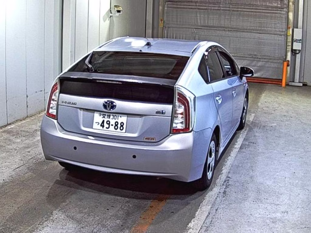 TOYOTA PRIUS