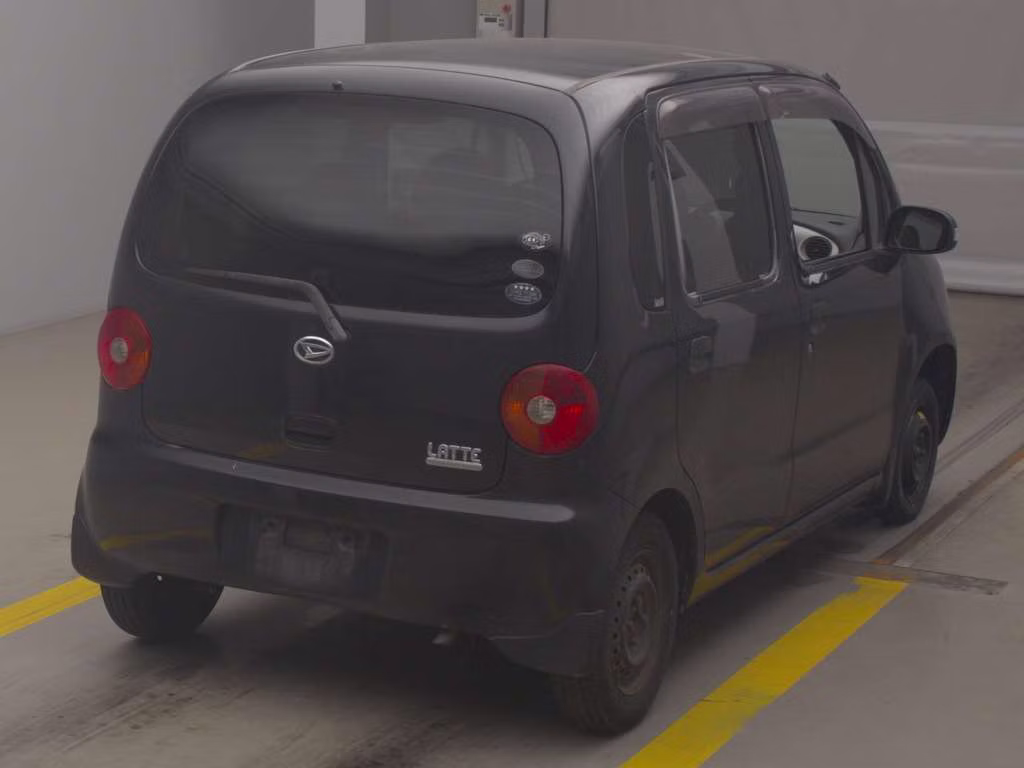 DAIHATSU MOVE LATTE