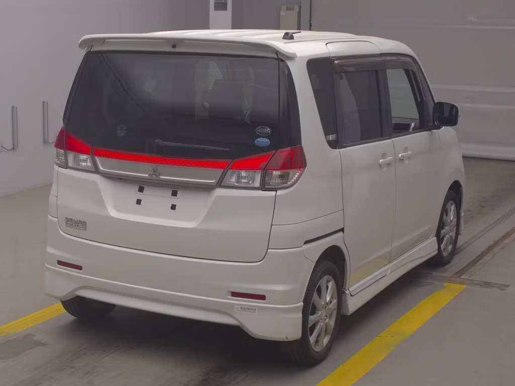 MITSUBISHI DELICA D:2
