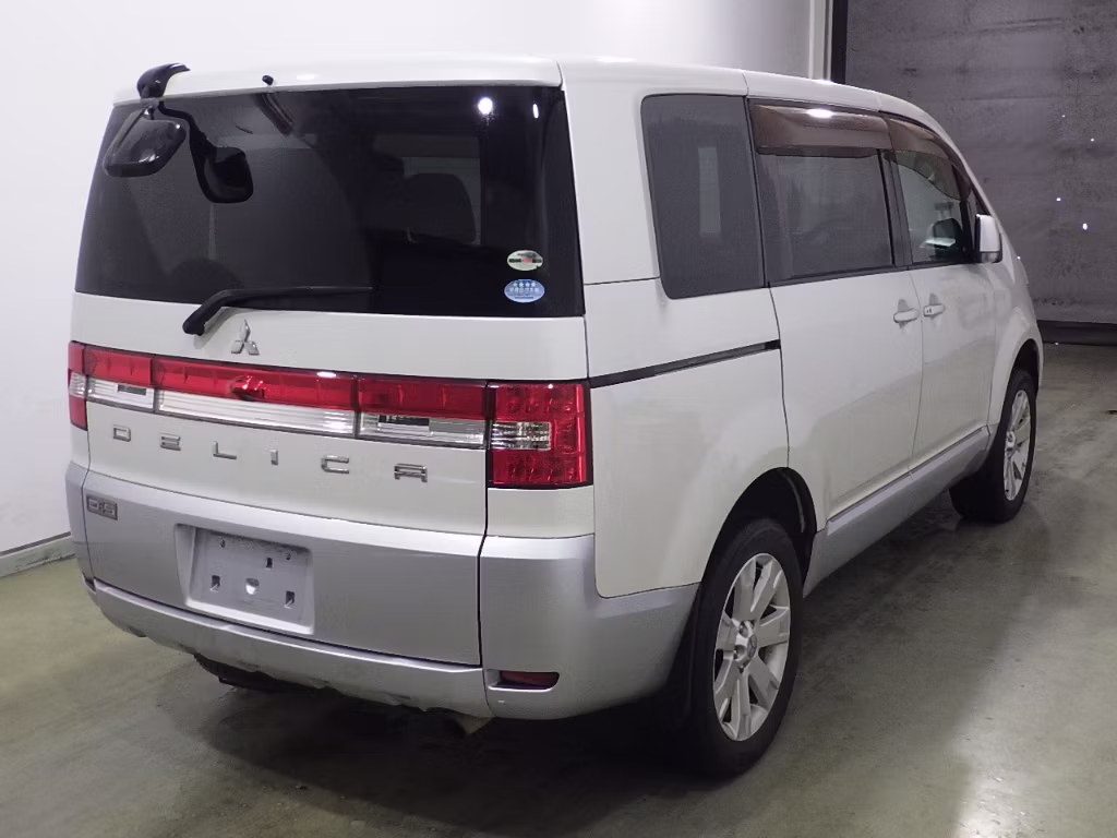 MITSUBISHI DELICA D:5