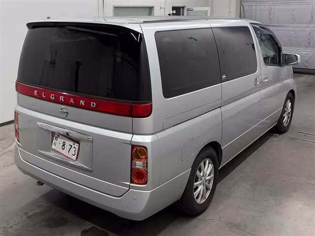 NISSAN ELGRAND