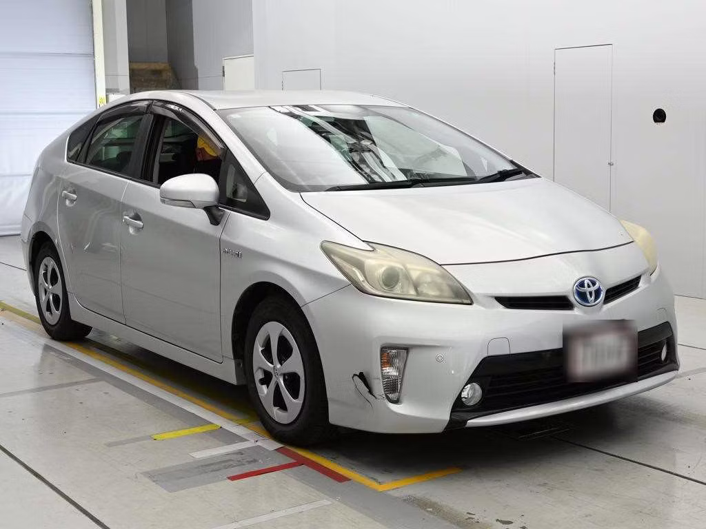 TOYOTA PRIUS