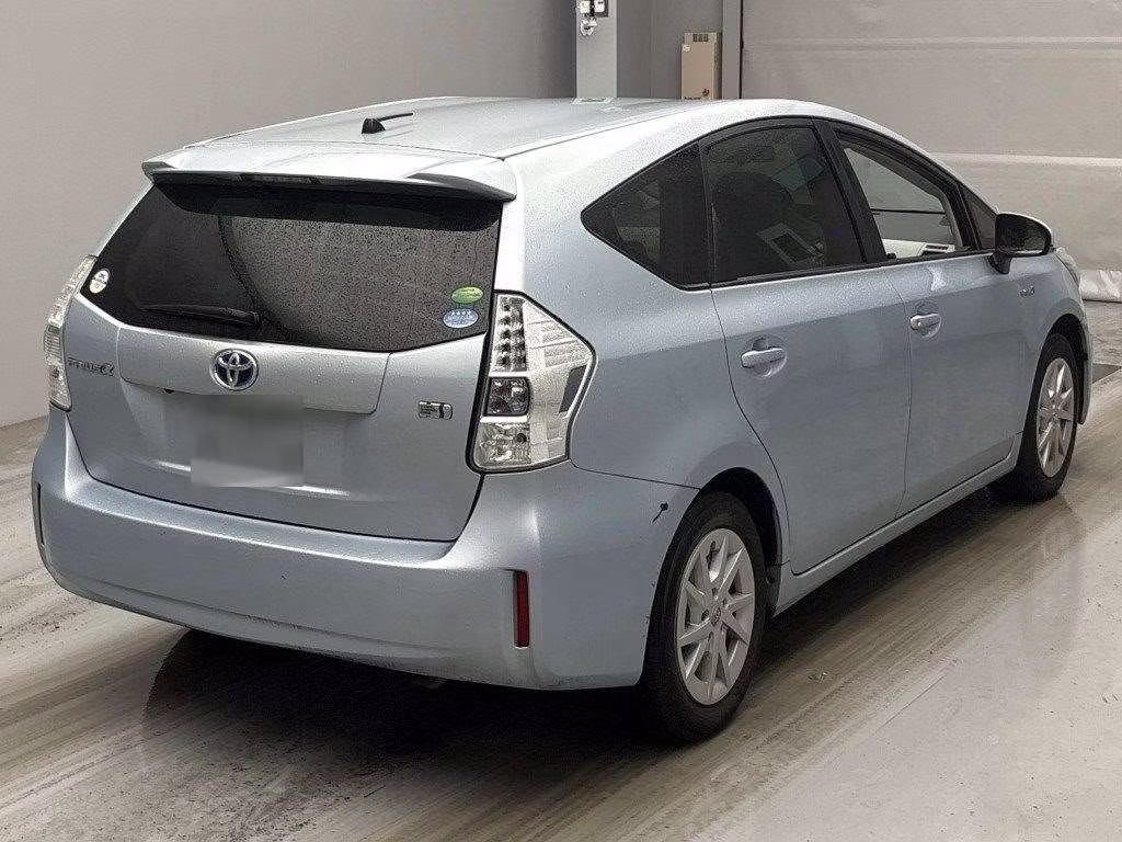 TOYOTA PRIUS ALPHA