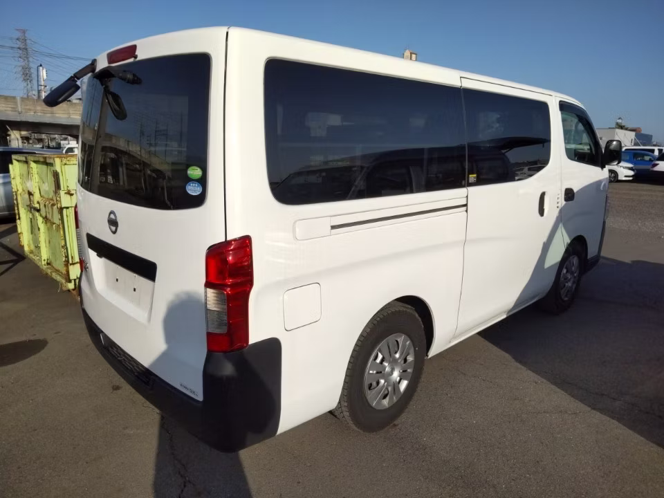 NISSAN NV350 CARAVAN