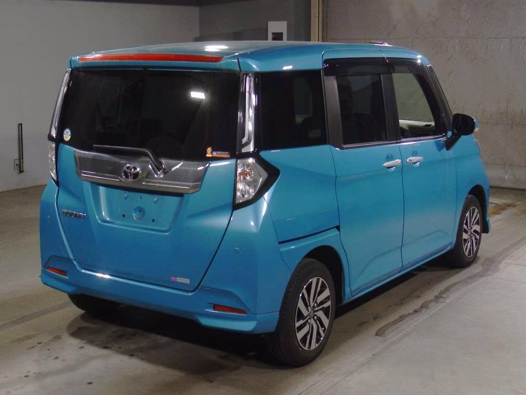 TOYOTA ROOMY