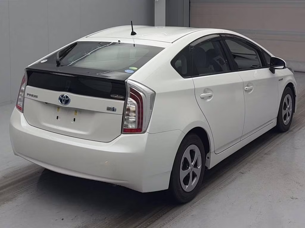 TOYOTA PRIUS