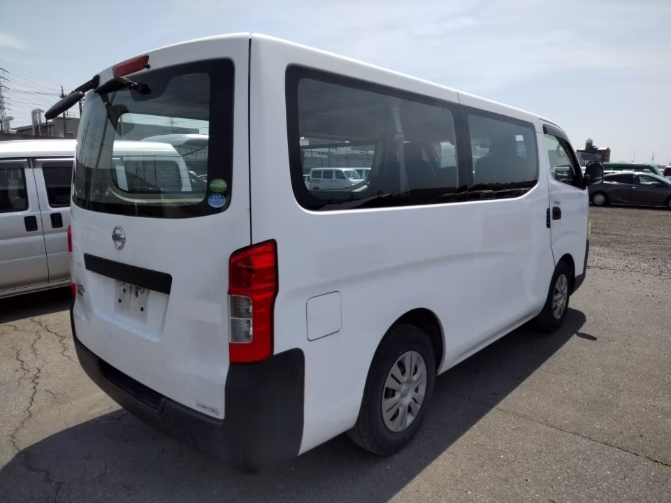 NISSAN NV350 CARAVAN