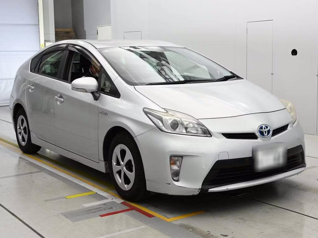 TOYOTA PRIUS