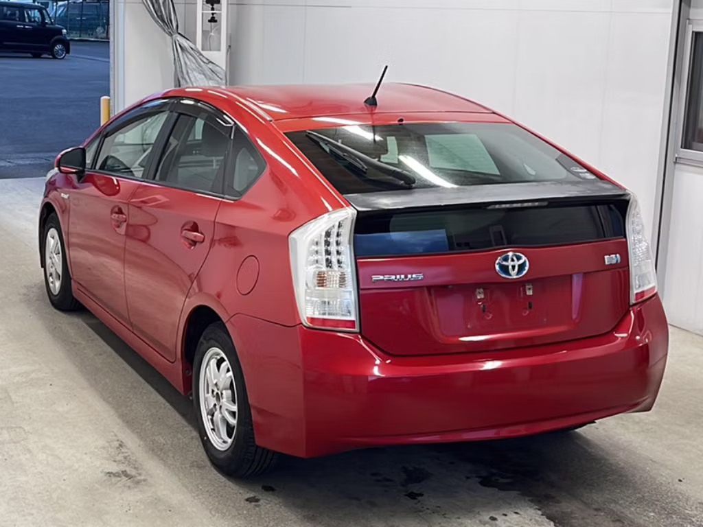 TOYOTA PRIUS