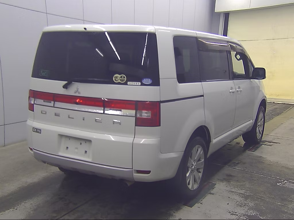 MITSUBISHI DELICA D:5