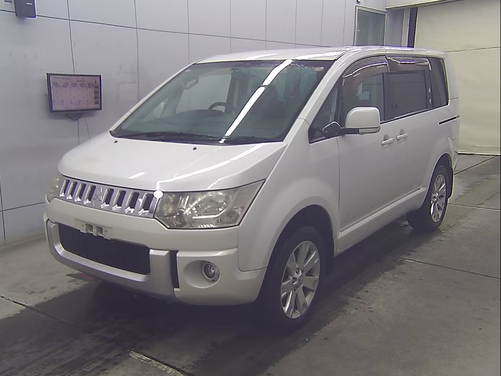 MITSUBISHI DELICA D:5